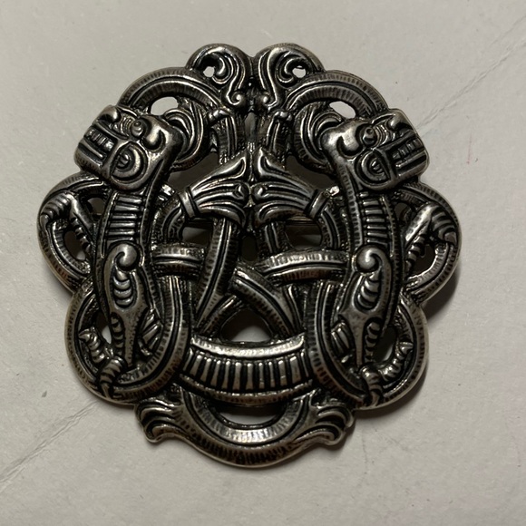 Dragon pin - Picture 1 of 2